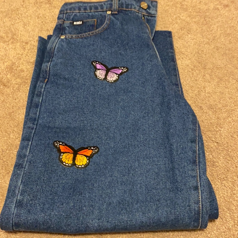 BUTTERFLY EMBROIDERED JEANS